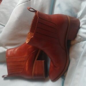 Crown vintage ankle boots